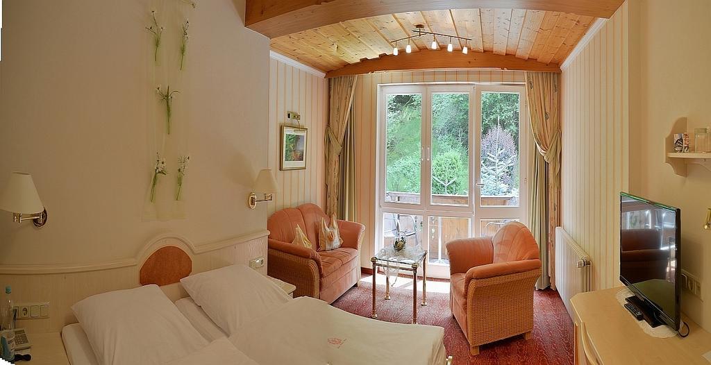 Hotel Zum Weissen Stein Kirchen  Kamer foto