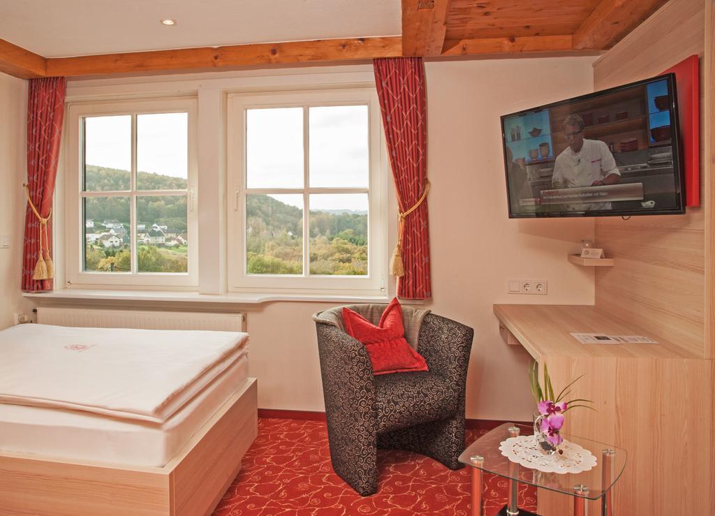 Hotel Zum Weissen Stein Kirchen  Kamer foto